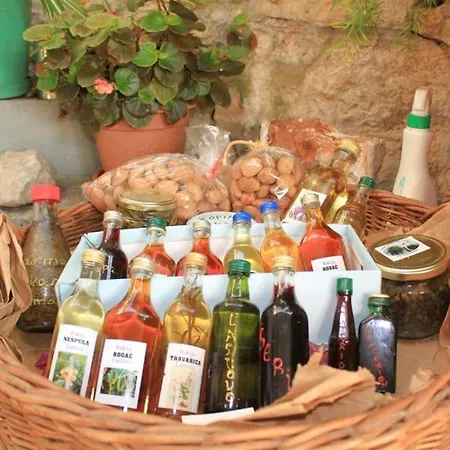 - 7790 Апартаменты *