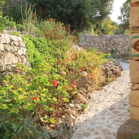 - 7790 Апартаменты *